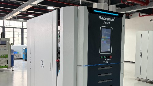 液态硅胶送料机和固态硅胶机区别在哪？一张表说清，别买错