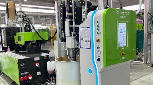 液态硅胶送料机的边角料怎么处理？废料回收与环保要点